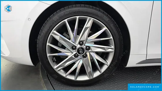 HYUNDAI GRANDEUR 3.3