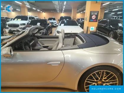 PORSCHE 911 CARRERA 4 CABRIOLET