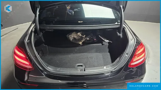 MERCEDES E-CLASS E300E 4MATIC EXCLUSIVE