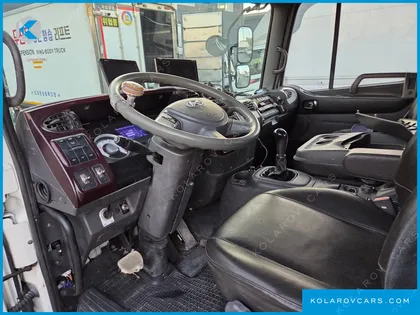 HYUNDAI MEGA TRUCK GOLD