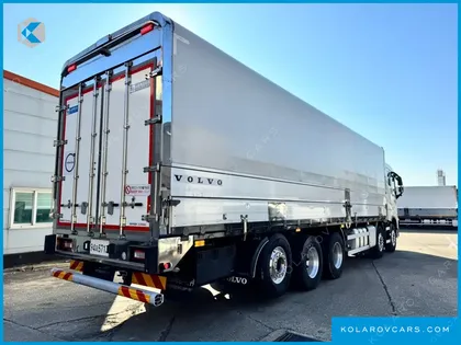 VOLVO CARGO TRUCK 8X4