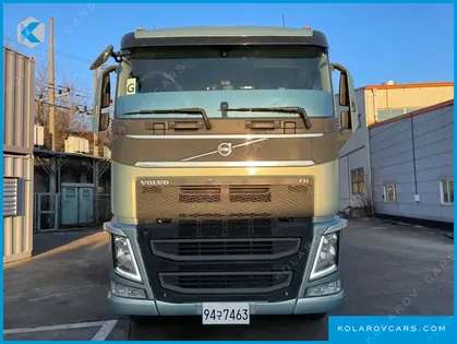 VOLVO CARGO TRUCK 10X4