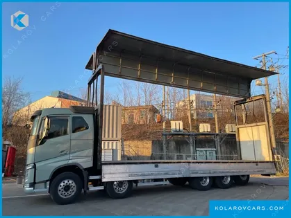 VOLVO CARGO TRUCK 10X4