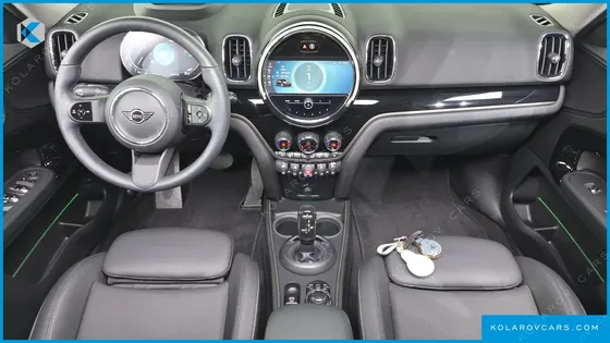 MINI COUNTRYMAN CLASSIC PLUS LAUNCH PACK