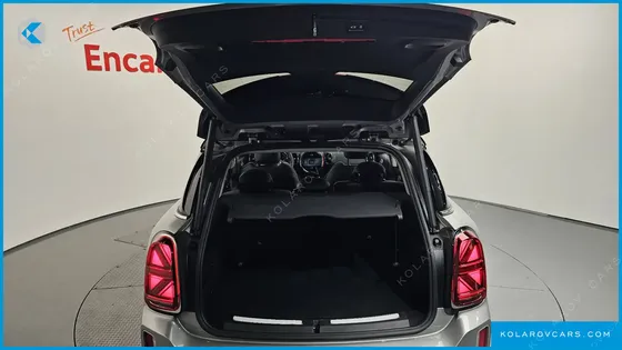 MINI COUNTRYMAN CLASSIC PLUS LAUNCH PACK