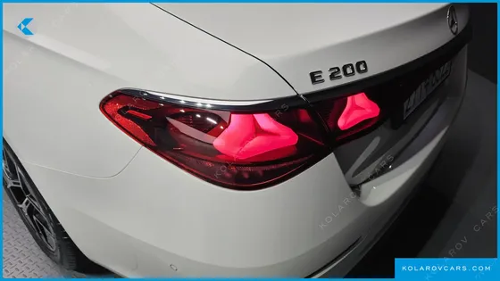 MERCEDES E-CLASS E200 AVANTGARDE