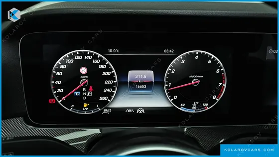 MERCEDES E-CLASS E300 4MATIC AMG LINE