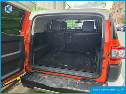 TOYOTA FJ CRUISER 4WD V6