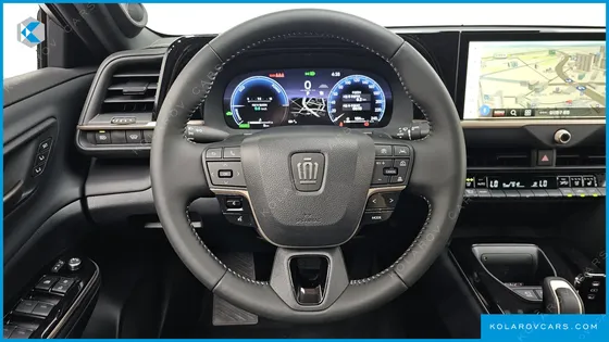 TOYOTA CROWN 2.4 4WD DUAL BOOST HYBRID