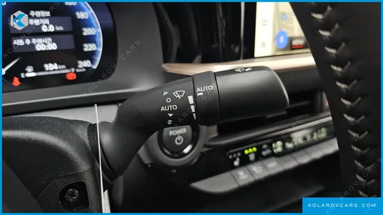 TOYOTA CROWN 2.4 4WD DUAL BOOST HYBRID