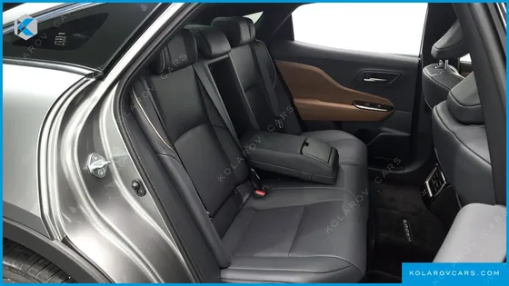 TOYOTA CROWN 2.5 4WD HYBRID