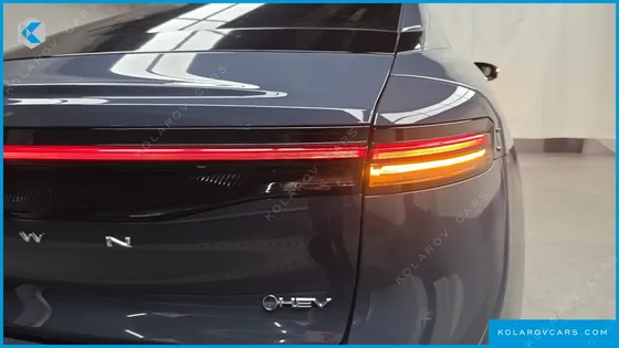 TOYOTA CROWN 2.5 4WD HYBRID