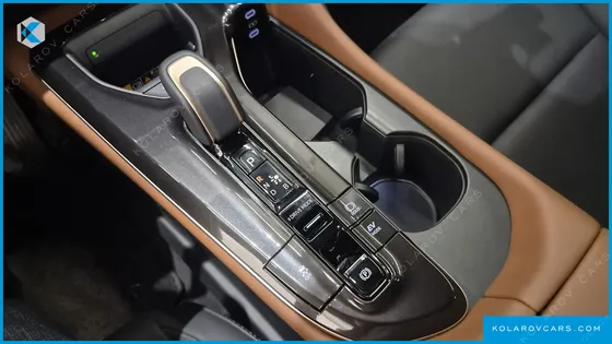 TOYOTA CROWN 2.5 4WD HYBRID