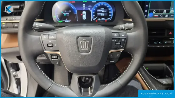 TOYOTA CROWN 2.5 4WD HYBRID