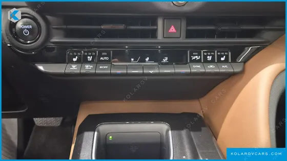 TOYOTA CROWN 2.5 4WD HYBRID