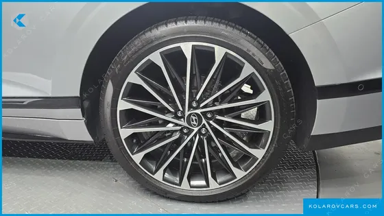 HYUNDAI GRANDEUR CALLIGRAPHY