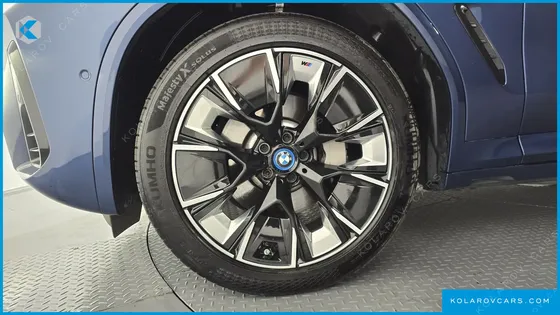 BMW IX3 M SPORTS