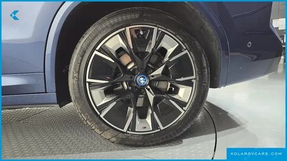 BMW IX3 M SPORTS