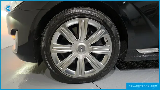 GENESIS EQ900 5.0 GDI AWD LIMOUSINE