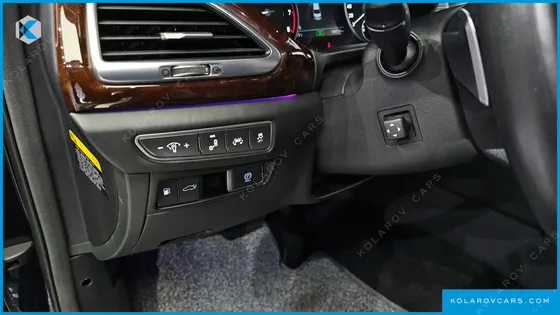 GENESIS EQ900 5.0 GDI AWD LIMOUSINE