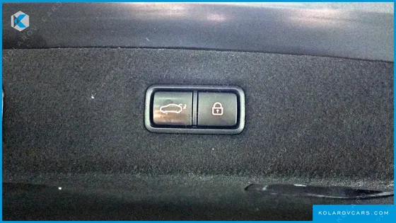 GENESIS EQ900 5.0 GDI AWD LIMOUSINE