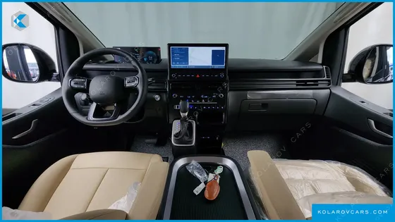 HYUNDAI STARIA L3.5 CARGO 5-SEATER