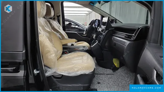 HYUNDAI STARIA L3.5 CARGO 5-SEATER