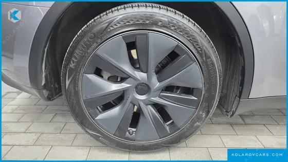 TESLA MODEL Y LONG RANGE AWD