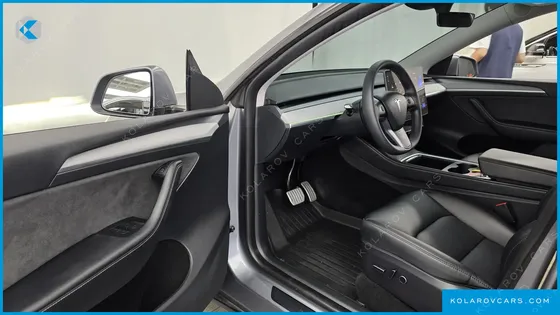 TESLA MODEL Y LONG RANGE AWD