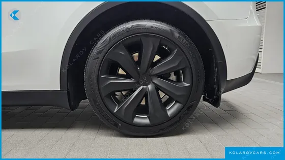 TESLA MODEL Y LONG RANGE AWD