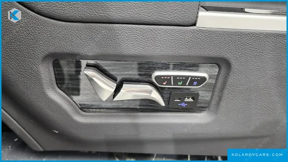 KIA CARNIVAL 9-SEATER HI LIMOUSINE (SPECIAL VEHICLE)