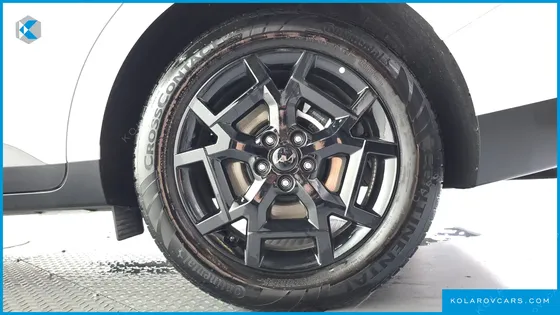 KIA CARNIVAL HEV 9 SEATER X LINE