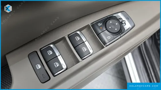 KIA CARNIVAL HEV 9 SEATER X LINE