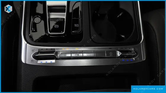 KIA CARNIVAL HEV 9 SEATER X LINE