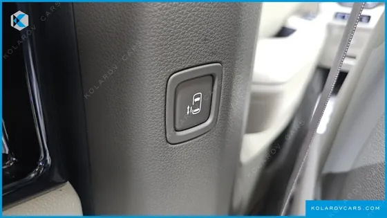 KIA CARNIVAL 7-SEATER SIGNATURE