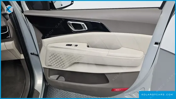 KIA CARNIVAL 7-SEATER SIGNATURE