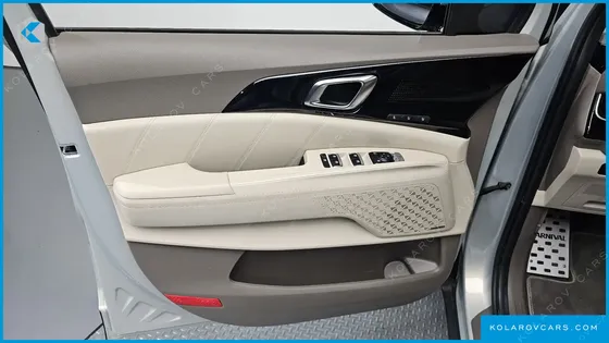 KIA CARNIVAL 7-SEATER SIGNATURE