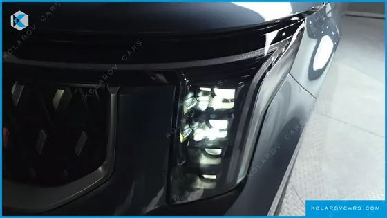 KIA CARNIVAL HEV 9SEATER SIGNATURE