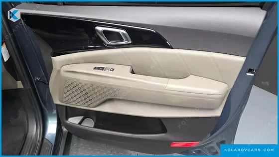 KIA CARNIVAL HEV 9SEATER SIGNATURE