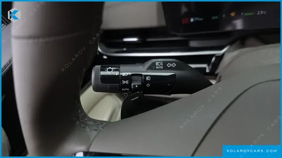KIA CARNIVAL HEV 9-SEATER HI-LIMOUSINE (SPECIAL VEHICLE)