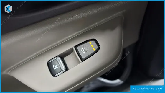 KIA CARNIVAL 9-SEATER PRESTIGE