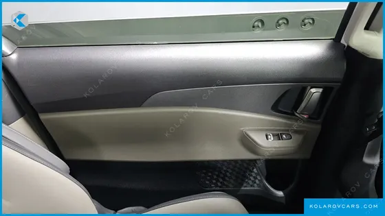 KIA CARNIVAL 9-SEATER PRESTIGE