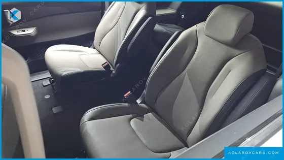 KIA CARNIVAL 9-SEATER PRESTIGE
