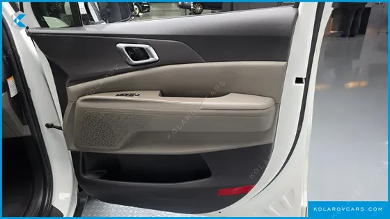 KIA CARNIVAL HEV 9SEATER NOBLESS