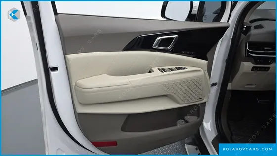 KIA CARNIVAL HEV 7-SEATER HI LIMOUSINE