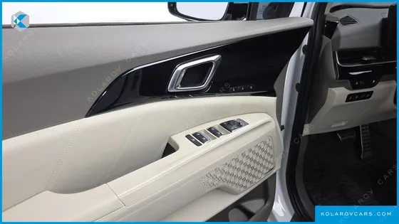 KIA CARNIVAL HEV 7-SEATER HI LIMOUSINE