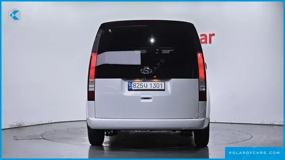 HYUNDAI STARIA CARGO 5-SEATER