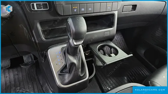 HYUNDAI STARIA CARGO 5-SEATER