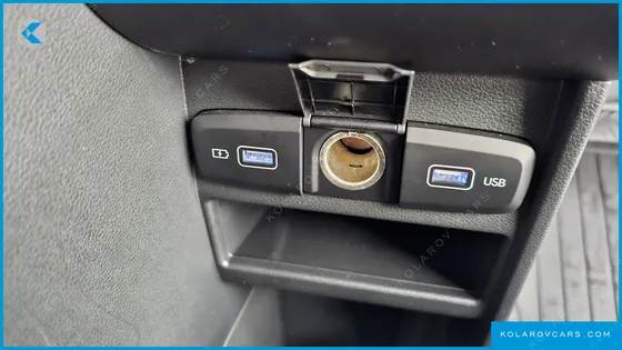HYUNDAI STARIA CARGO 5-SEATER