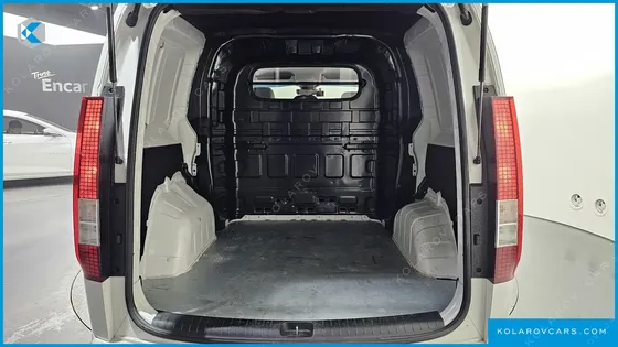 HYUNDAI STARIA CARGO 5-SEATER